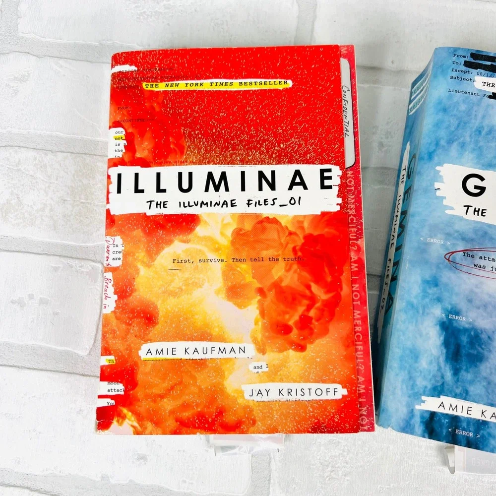 Illuminae Files 1 & 2: Illuminae and Gemina by‎ Amie Kaufman & Jay Kristoff EUC